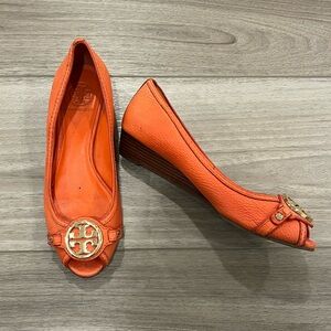 TORY BURCH Leticia Open Toe Wedge Tumbled Leather Size 8.5